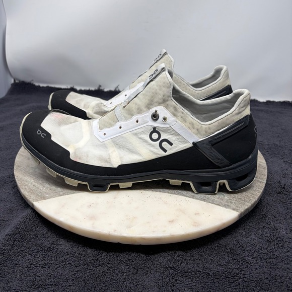 On Running Cloudventure Peak Mens 10.5 White Black Trail Running Shoes Sneakers main image 7